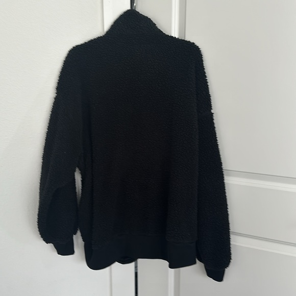 Quarter zip fuzzy pullover - Picture 4 of 4